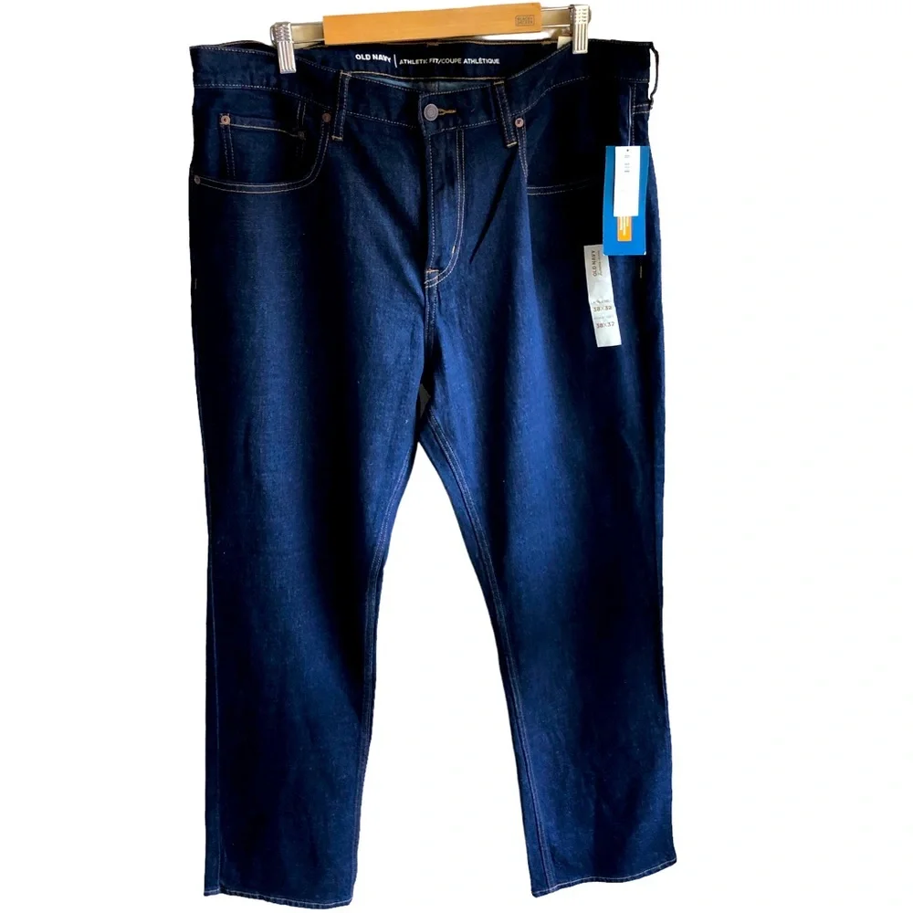 Old Navy Dark Wash Athletic Cut Straight Leg Jeans w/ Built in Flex. W38 x L32